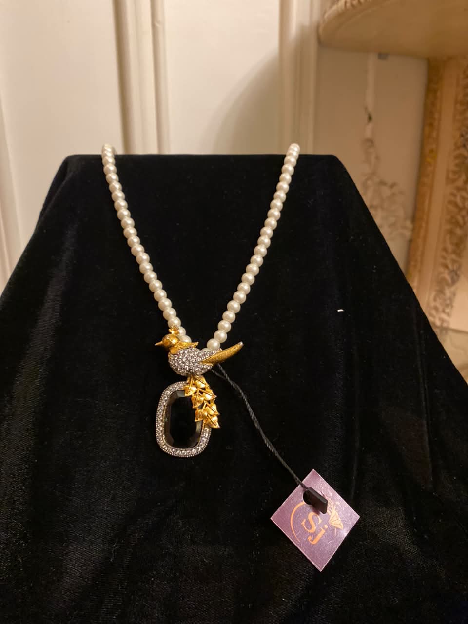 Elegant Freshwater Pearl Necklace with Black Crystal Pendant