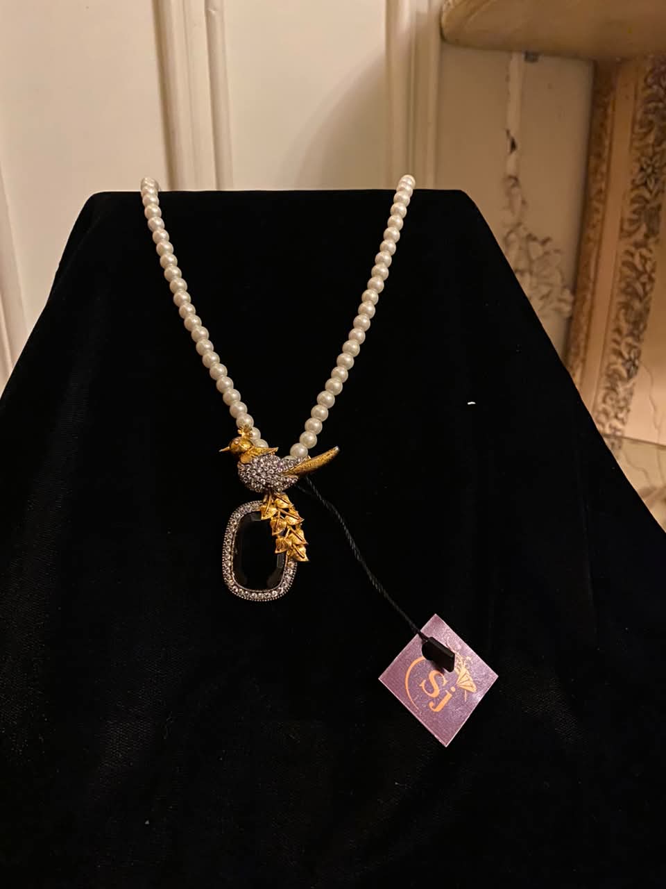Elegant Freshwater Pearl Necklace with Black Crystal Pendant