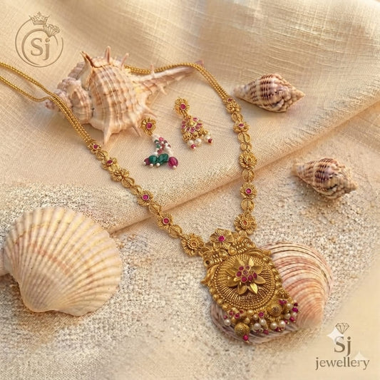 Antique Gold-Toned Temple Necklace Set with Ruby Detailing | Necklace & Earrings
